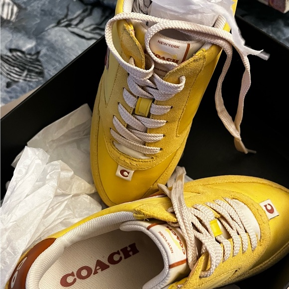 Coach Runner Sneaker - Picture 4 of 11